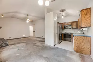 6010 Maple Leaf Dr, Arlington, TX 76017 - Photo 15
