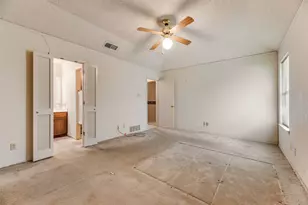 6010 Maple Leaf Dr, Arlington, TX 76017 - Photo 23
