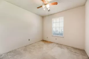 6010 Maple Leaf Dr, Arlington, TX 76017 - Photo 25