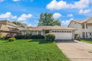 6010 Maple Leaf Dr, Arlington, TX 76017 - Photo 3