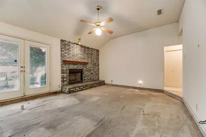 6010 Maple Leaf Drive, Arlington, TX 76017 - Photo 9