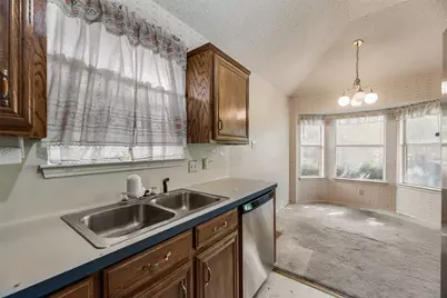 6010 Maple Leaf Drive, Arlington, TX 76017 - Photo 21