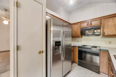 6010 Maple Leaf Drive, Arlington, TX 76017 - Photo 17