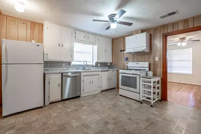 610 N Camden Street, Dublin, TX 76446 - Photo 7