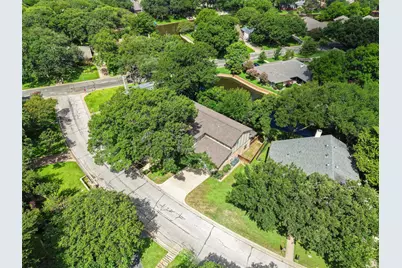 1404 Creekford Drive, Arlington, TX 76012 - Photo 35
