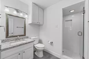 1404 Creekford Dr, Arlington, TX 76012 - Photo 13