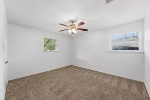 1404 Creekford Dr, Arlington, TX 76012 - Photo 23