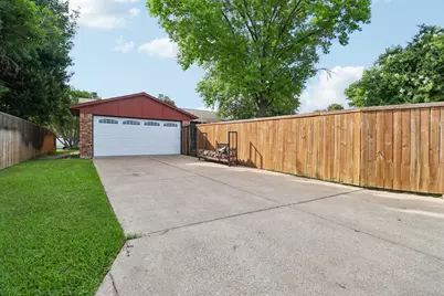 220 Willow Springs Drive, Coppell, TX 75019 - Photo 35