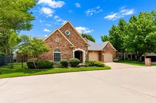 5974 River Bend Dr, Benbrook, TX 76132 - Photo 3