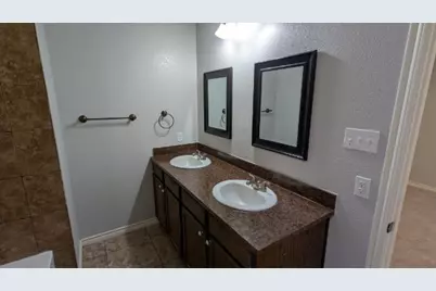 1722 Shawnee, Cleburne, TX 76033 - Photo 9