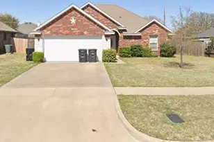 1722 Shawnee, Cleburne, TX 76033 - Photo 1