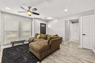 630 W Canty St, Dallas, TX 75208 - Photo 7
