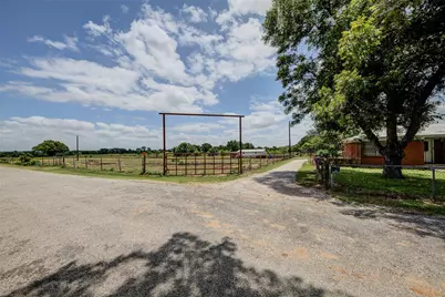 716 County Road 4757, Boyd, TX 76023 - Photo 23