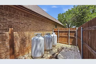 9709 Bellechase Road, Granbury, TX 76049 - Photo 31