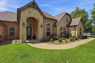 9709 Bellechase Rd, Granbury, TX 76049 - Photo 3