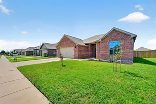 1033 McDonald Dr, Crowley, TX 76036 - Photo 3