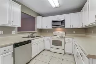1633 San Francisco St, Carrollton, TX 75007 - Photo 13