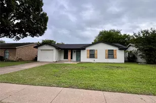 721 Lisa Ln, Cedar Hill, TX 75104 - Photo 3
