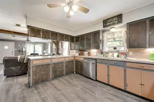 405 Pecan St, Forreston, TX 76041 - Photo 7