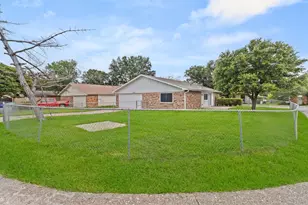 3709 Red Oak Dr, Garland, TX 75043 - Photo 33