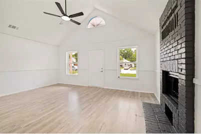 1221 Hilburn Court, Irving, TX 75060 - Photo 7
