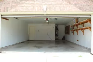 1070 Hillwood Dr, Saginaw, TX 76179 - Photo 17