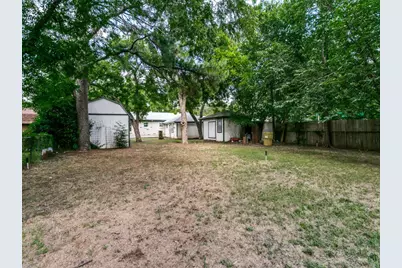 429 Harmon Road, Hurst, TX 76053 - Photo 17