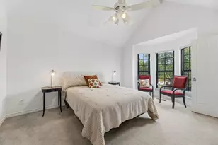 201 Cimarron Trail, Irving, TX 75063 - Photo 17
