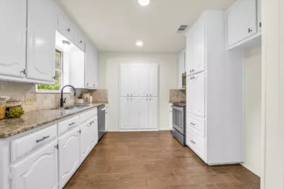 141 Travis Lane, Hewitt, TX 76643 - Photo 11