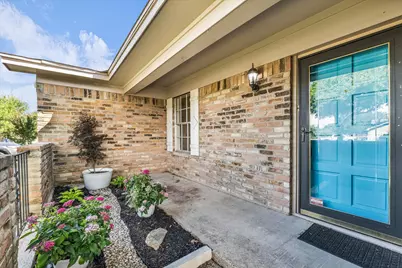141 Travis Lane, Hewitt, TX 76643 - Photo 3