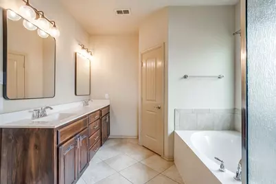 2101 Rosalinda Pass, Fort Worth, TX 76131 - Photo 15