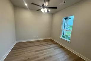 411 Indian Crk Rd, Van Alstyne, TX 75495 - Photo 5