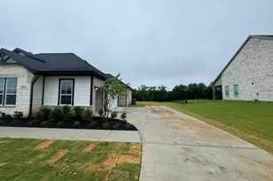 411 Indian Crk Rd, Van Alstyne, TX 75495 - Photo 3