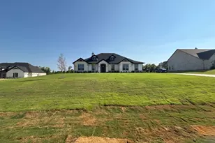 411 Indian Crk Rd, Van Alstyne, TX 75495 - Photo 1