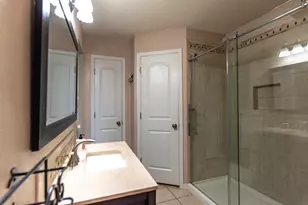 110 E Amberway Ln, Garland, TX 75040 - Photo 17