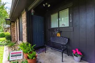 110 E Amberway Ln, Garland, TX 75040 - Photo 3