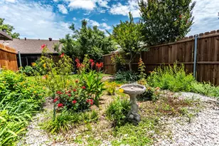 110 E Amberway Ln, Garland, TX 75040 - Photo 23