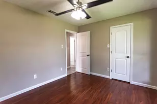 110 E Amberway Ln, Garland, TX 75040 - Photo 13