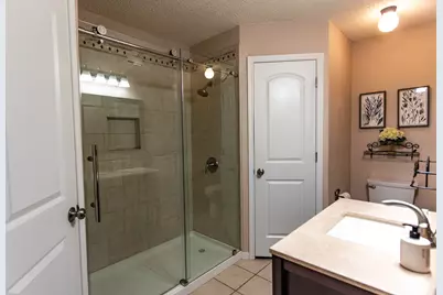 110 E Amberway Lane, Garland, TX 75040 - Photo 15