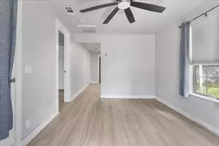 1311 S Clements St, Gainesville, TX 76240 - Photo 5