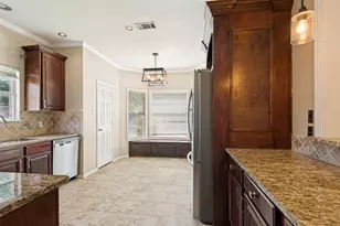 10113 Carano Ct, Irving, TX 75063 - Photo 9