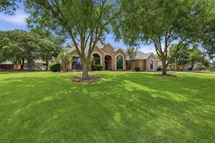 3236 Golden Oaks Cir, Granbury, TX 76049 - Photo 3