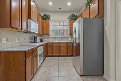 8712 Iron Horse Drive, Irving, TX 75063 - Photo 9