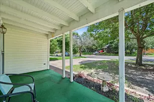 706 S Santa Fe St, Wolfe City, TX 75496 - Photo 25