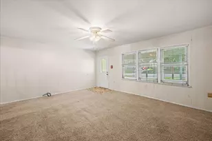 706 S Santa Fe St, Wolfe City, TX 75496 - Photo 5