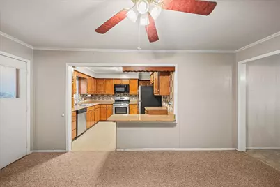 706 S Santa Fe Street, Wolfe City, TX 75496 - Photo 9