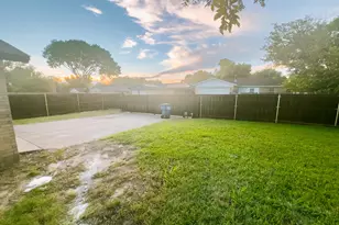 1037 Nancy Ln, Lancaster, TX 75134 - Photo 15