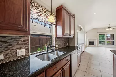 512 Carnation Lane, Mansfield, TX 76063 - Photo 15