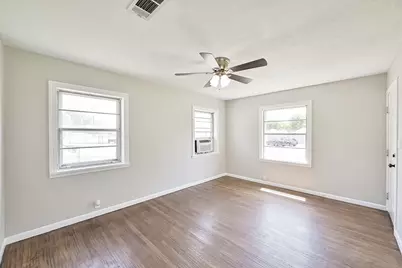 1501 Greenbrier Drive, River Oaks, TX 76114 - Photo 7