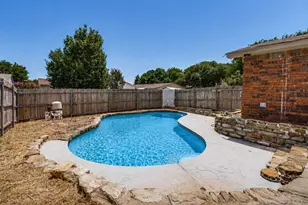 7334 Oakmore Dr, Dallas, TX 75249 - Photo 17